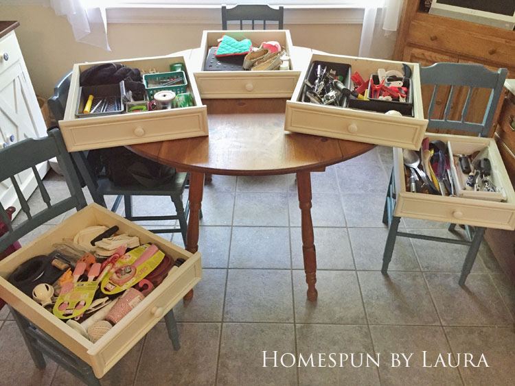 30 Projects in 30 Days | Organize the kitchen drawers | Homespun by Laura